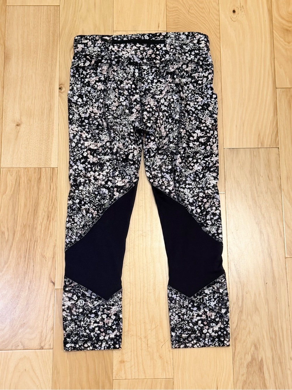 LIKE NEW Lululemon Women’s Pace Rival Crop Tights *22"